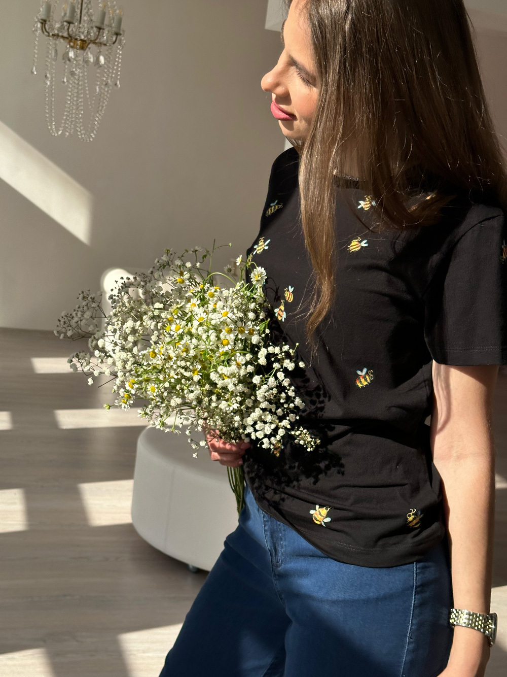 Футболка с пчелками черная