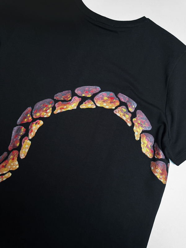 Футболка со змеей
