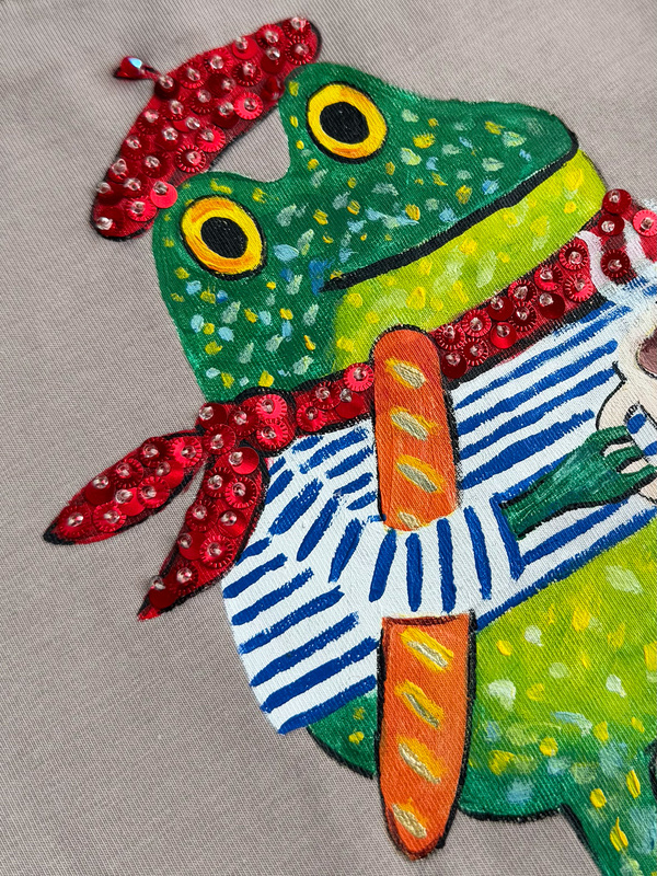 Футболка жабёнок с багетом бежевая