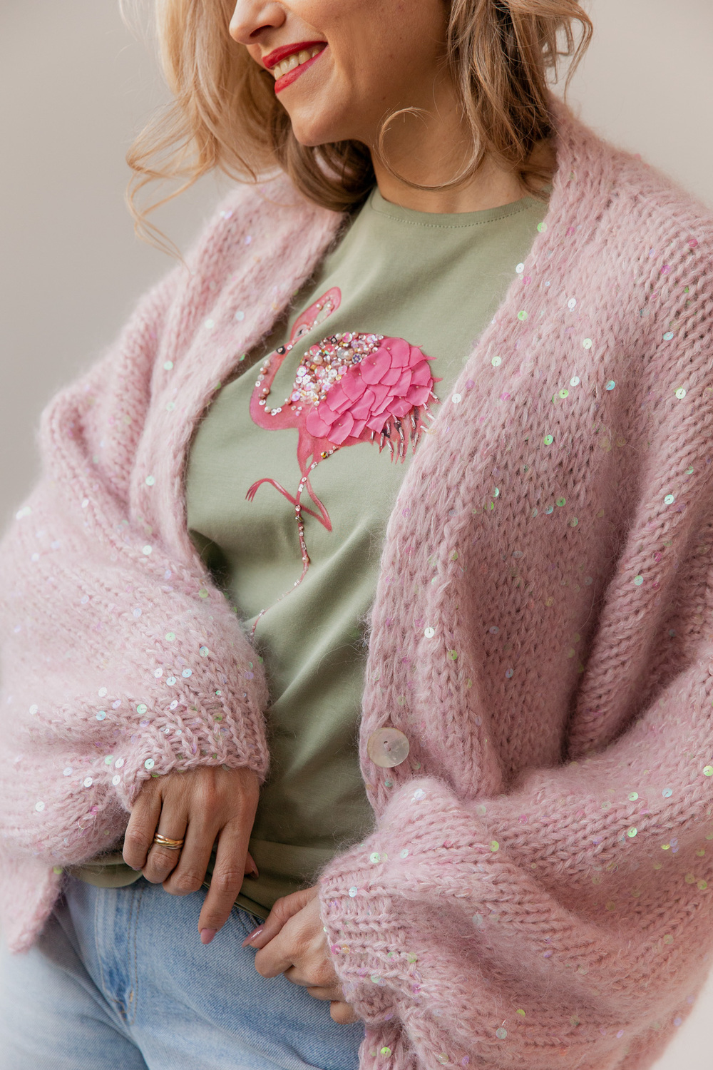 Футболка с фламинго оливковая