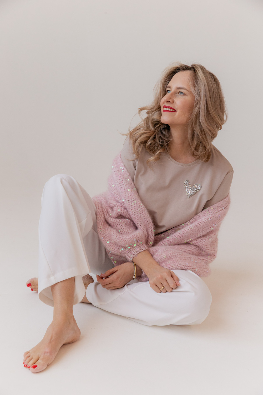 Футболка бежевая с сердцем