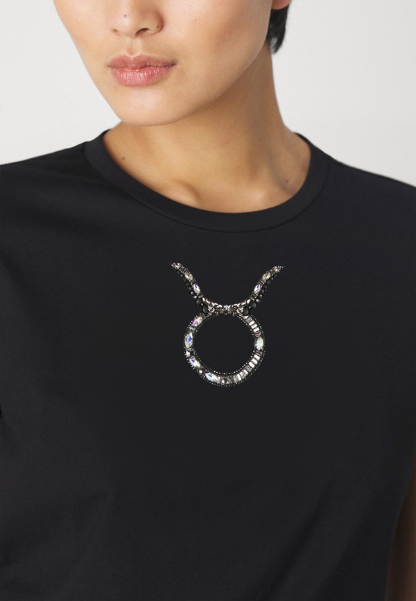 Футболка телец