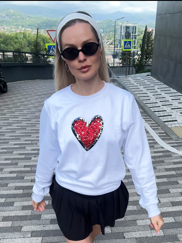 Свитшот с сердцем