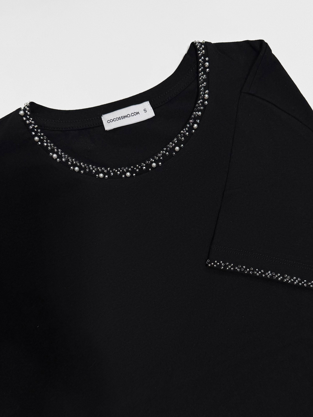 Футболка с бисером черная