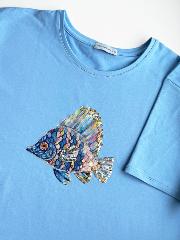 Футболка с рыбкой небесная