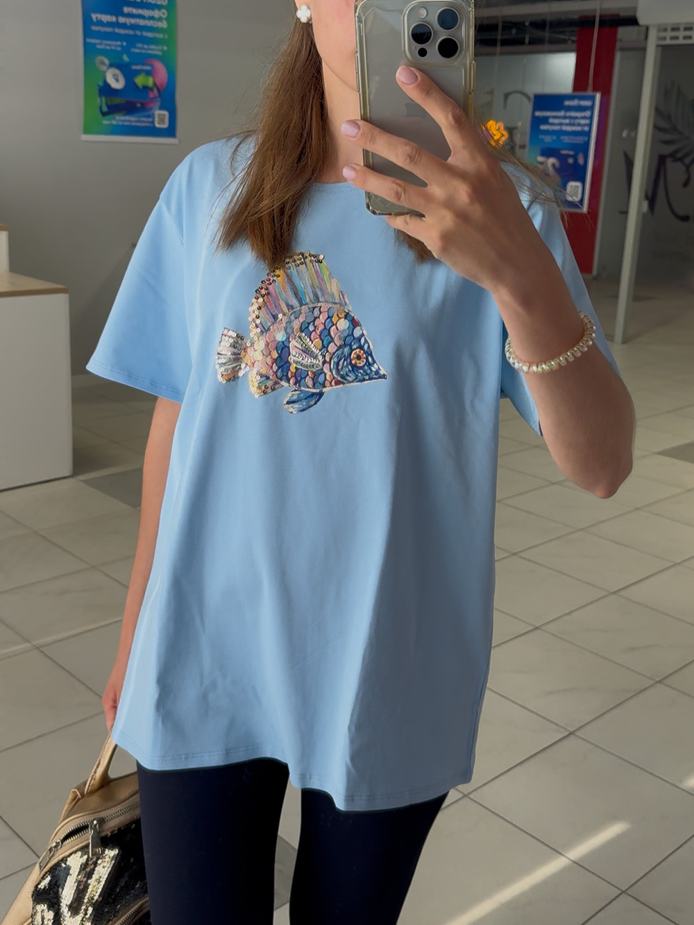 Футболка с рыбкой небесная