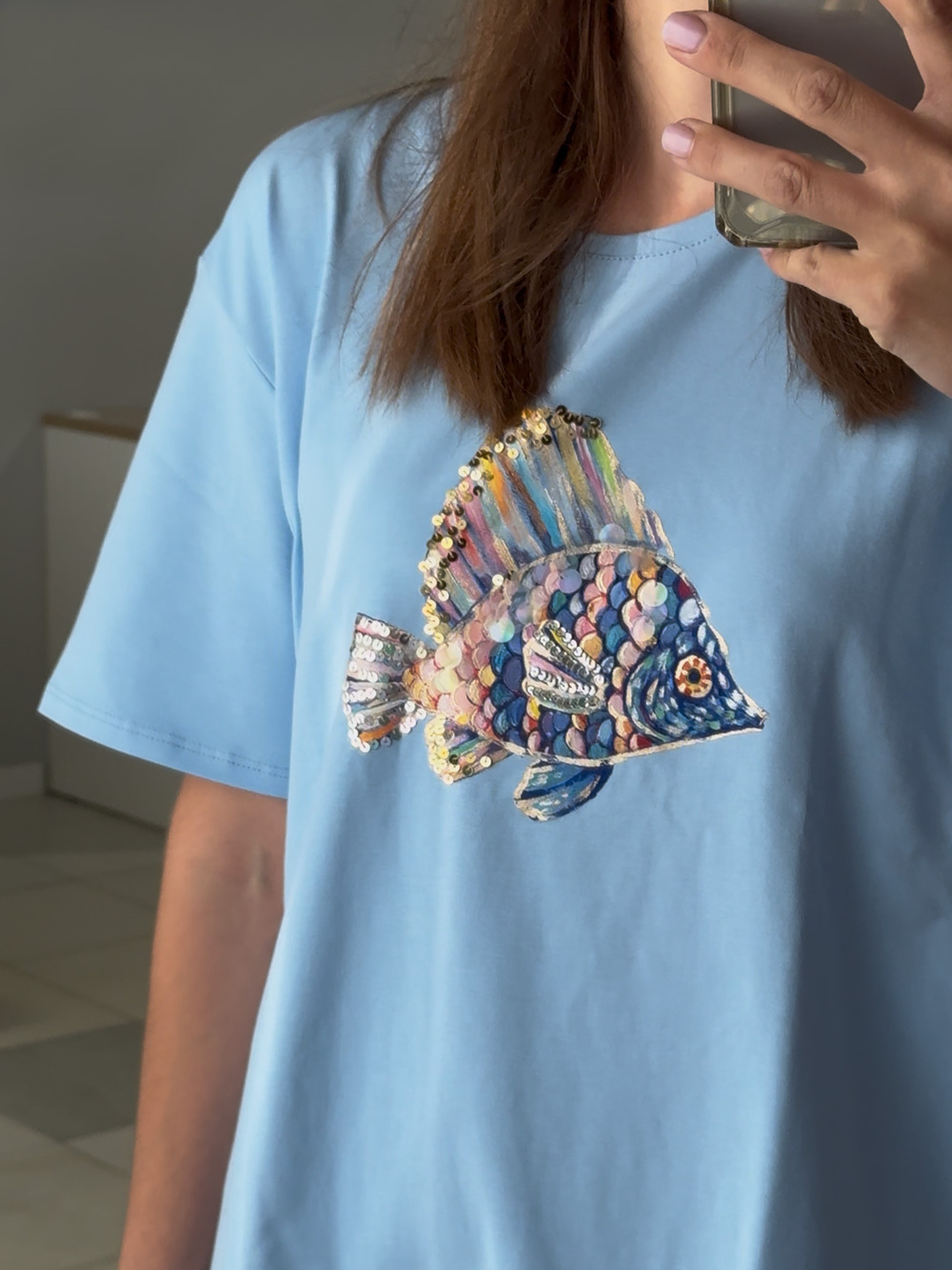 Футболка с рыбкой небесная