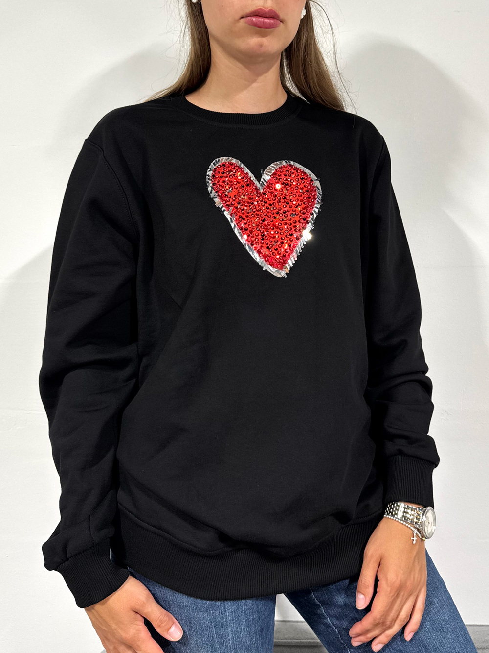 Свитшот черный с сердцем