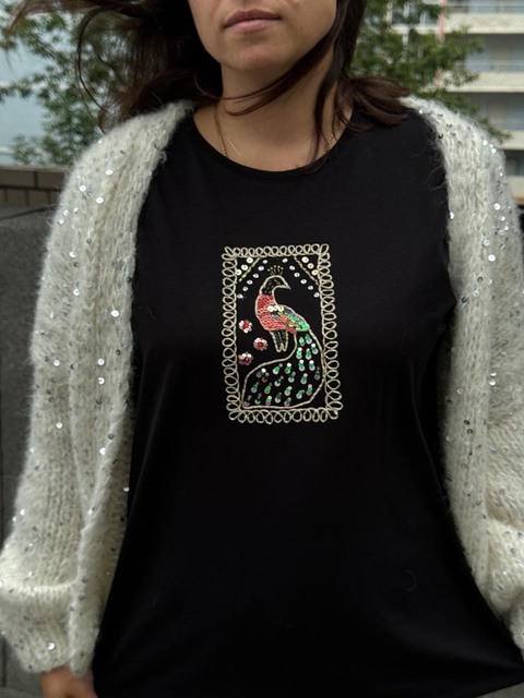 Футболка с орнаментом