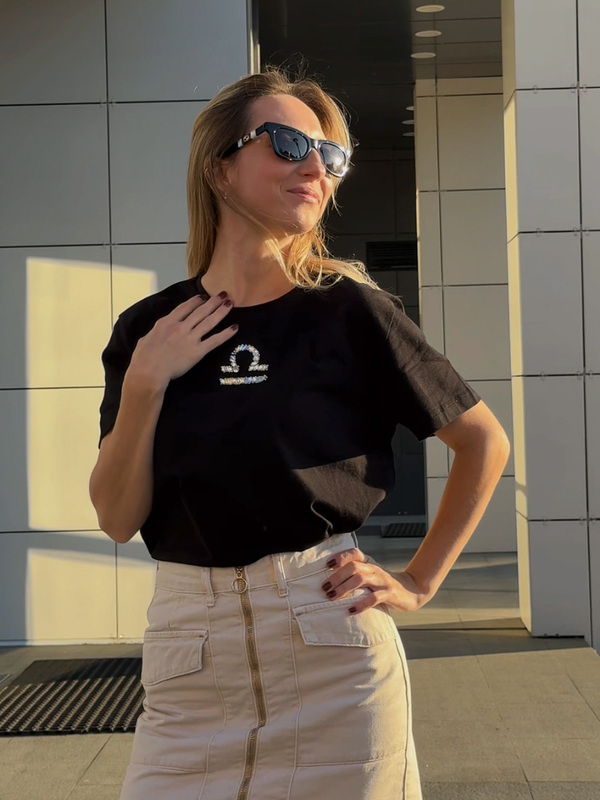 Футболка со знаком Весы