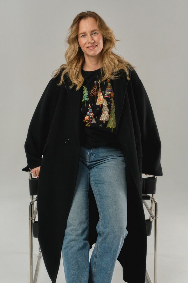 Футболка новогодними ёлки черная