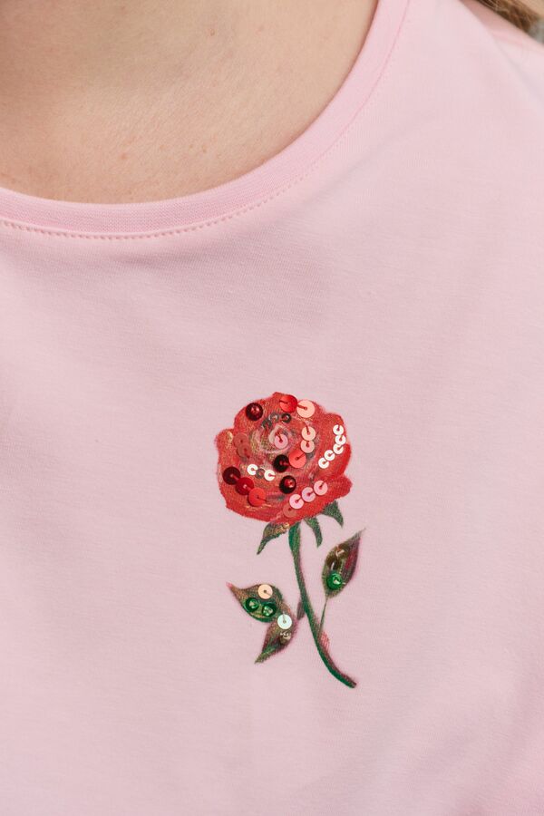 Роза на розовом