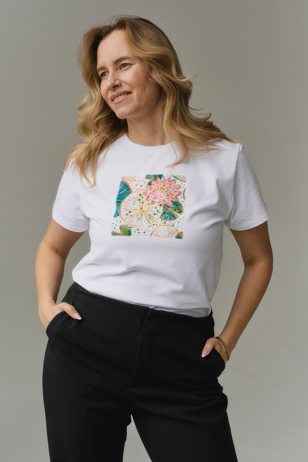 Футболка с кувшинками