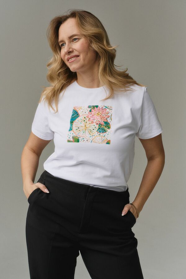 Футболка с кувшинками