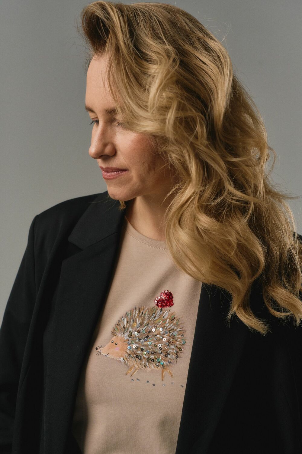 Футболка бежевая с ёжиком