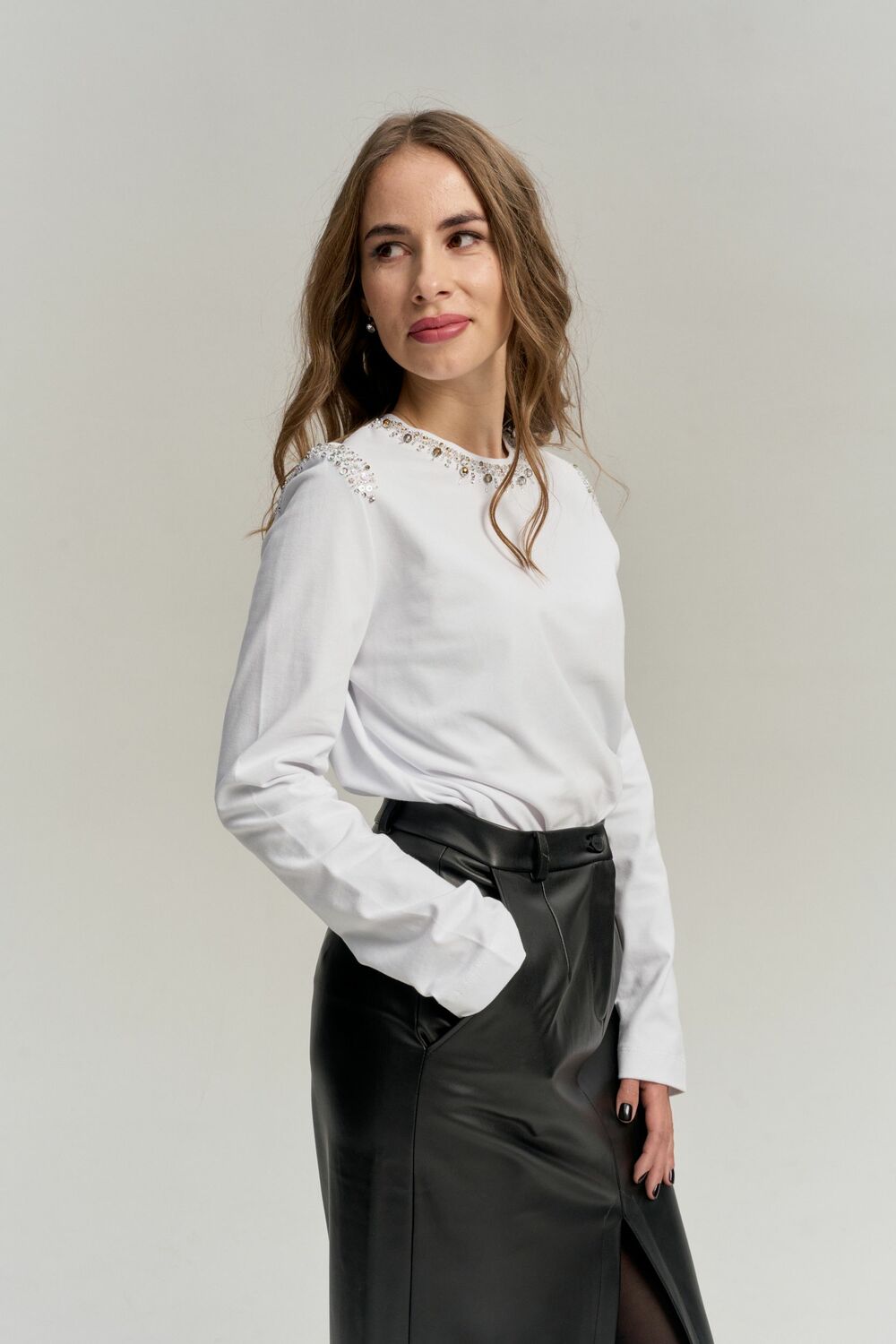 Лонгслив в стиле Chanel белый