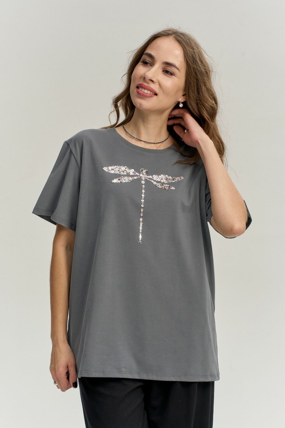 Футболка со стрекозой графитовая