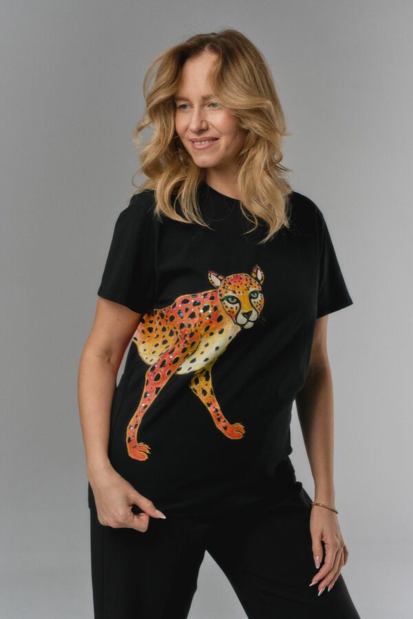 Футболка гепард на черной футболке