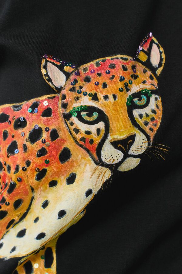 Футболка гепард на черной футболке 