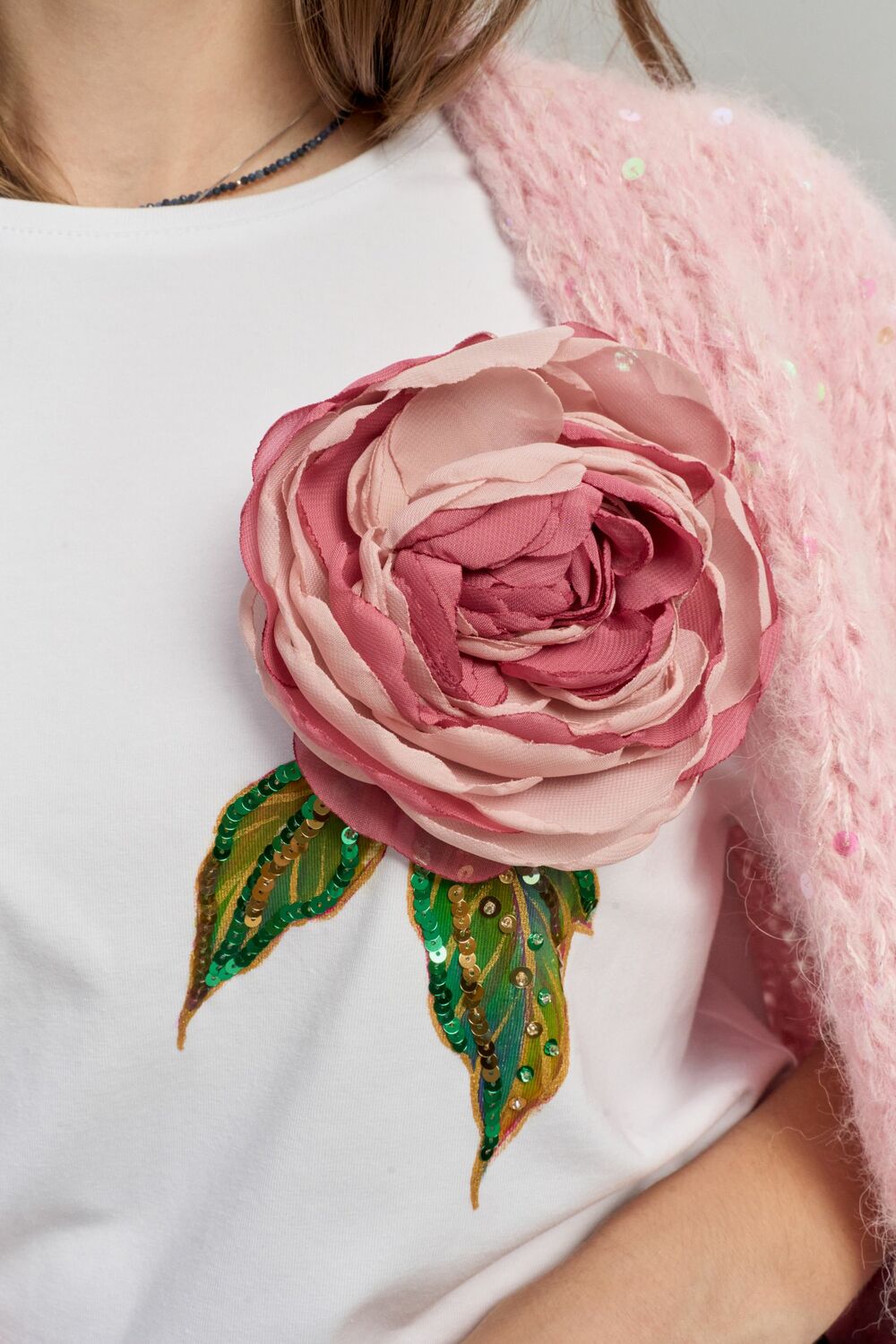 Футболка с пионом белая