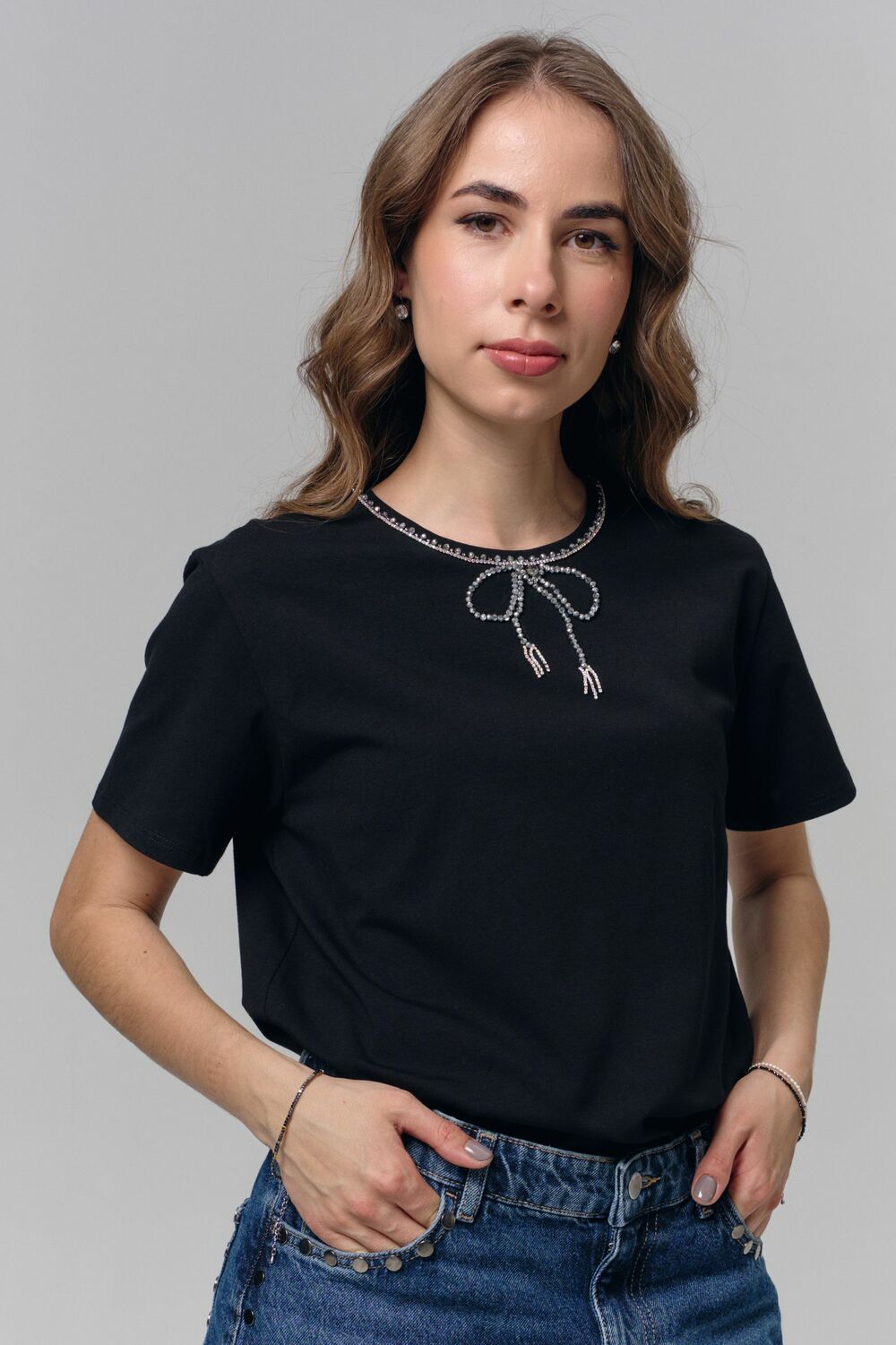 Футболка с бантиком черная