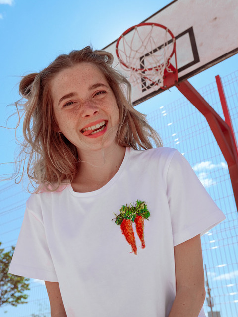 Футболка морковки