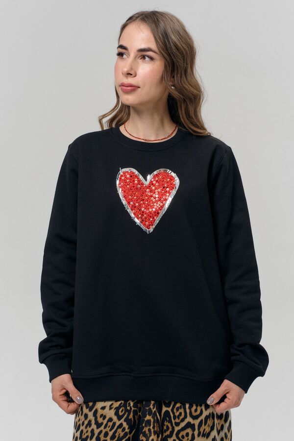 Свитшот черный с сердцем