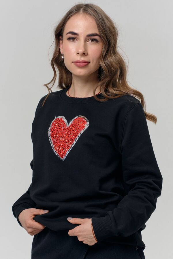 Свитшот черный с сердцем