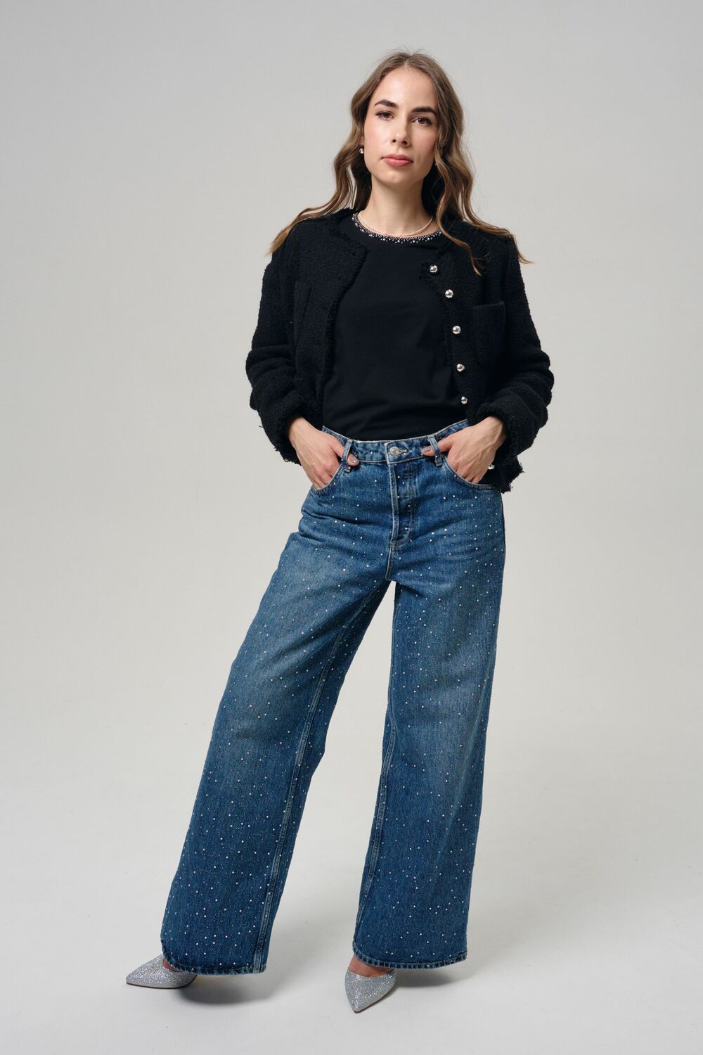 Футболка с бисером черная