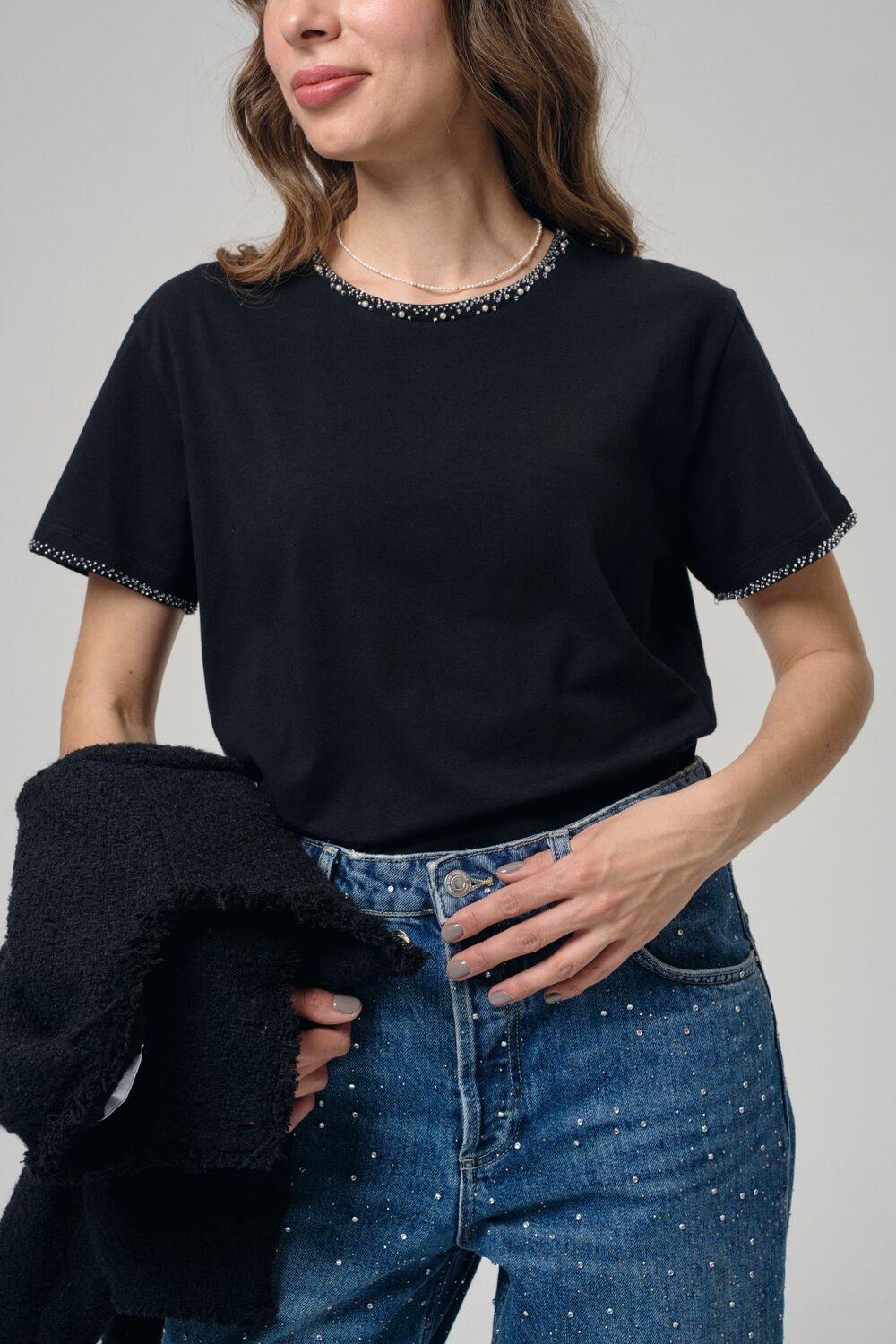 Футболка с бисером черная