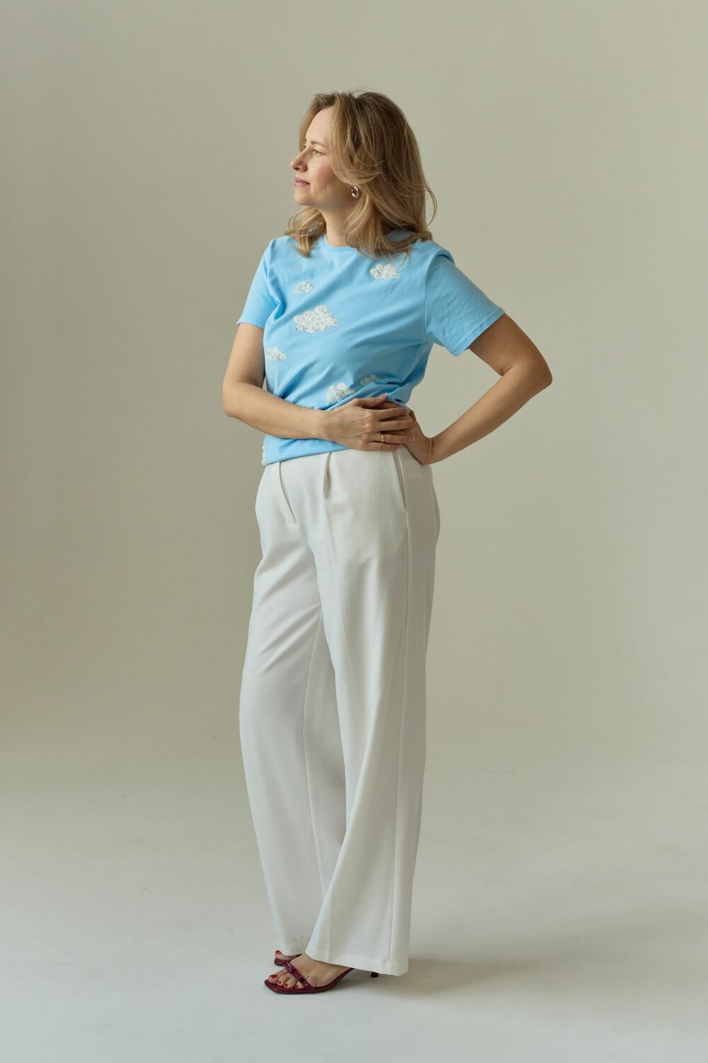 Футболка с облаками